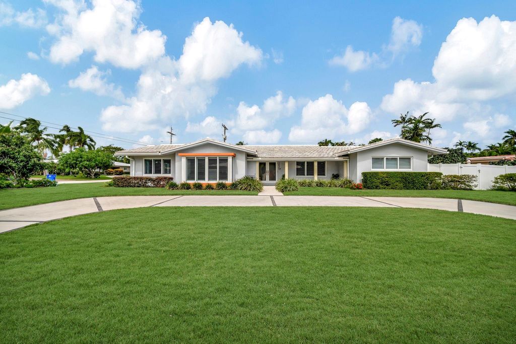 Photo of 2625 NE 28th Street, Fort Lauderdale, FL 33306 (MLS # F10467312)