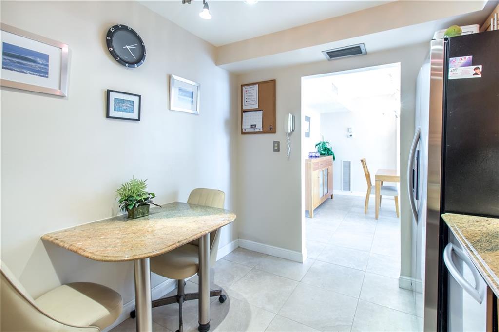 SILVER THATCH - Residential