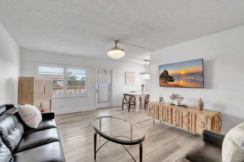 239 Brighton F Boca Raton FL 33434