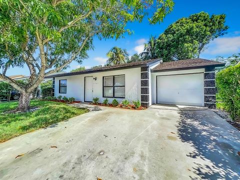 A home in Lake Worth