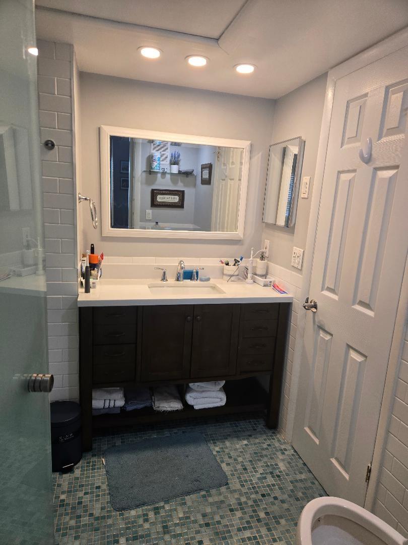 Oakland Grove Village Con - Residential Lease