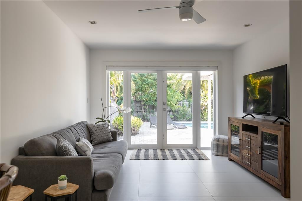 Hollywood Lakes Sec 1-32 - Residential