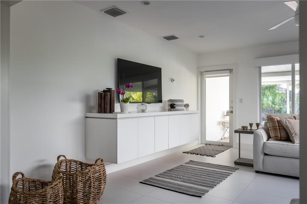 Hollywood Lakes Sec 1-32 - Residential