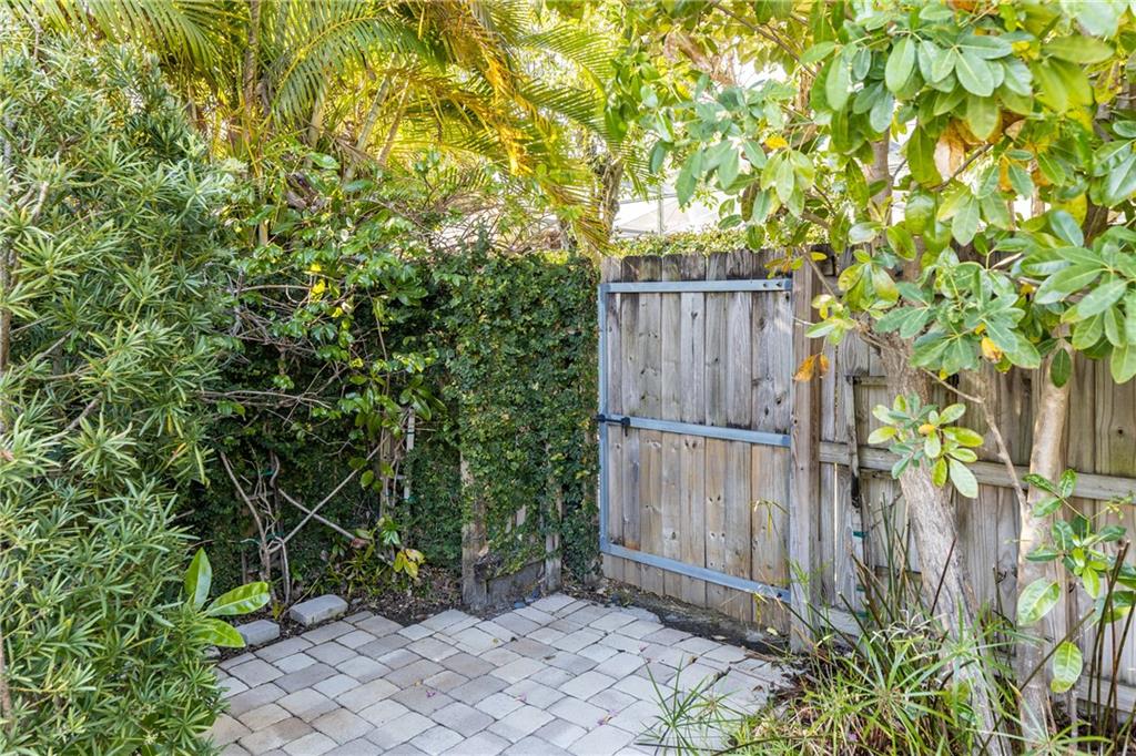 Hollywood Lakes Sec 1-32 - Residential