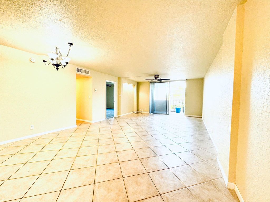 Photo of 1000 Spanish River Road #2a, Boca Raton, FL 33432 (MLS # F10491916)