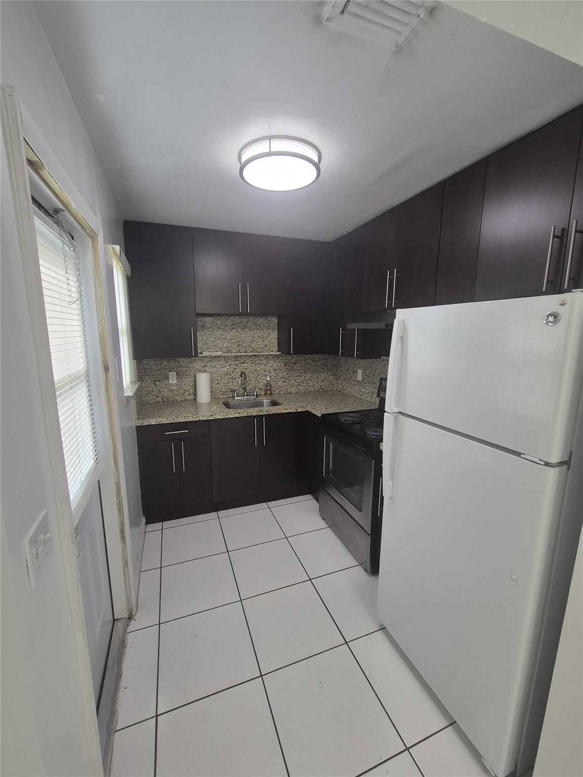 HOLLYWOOD HILLS - Residential Lease