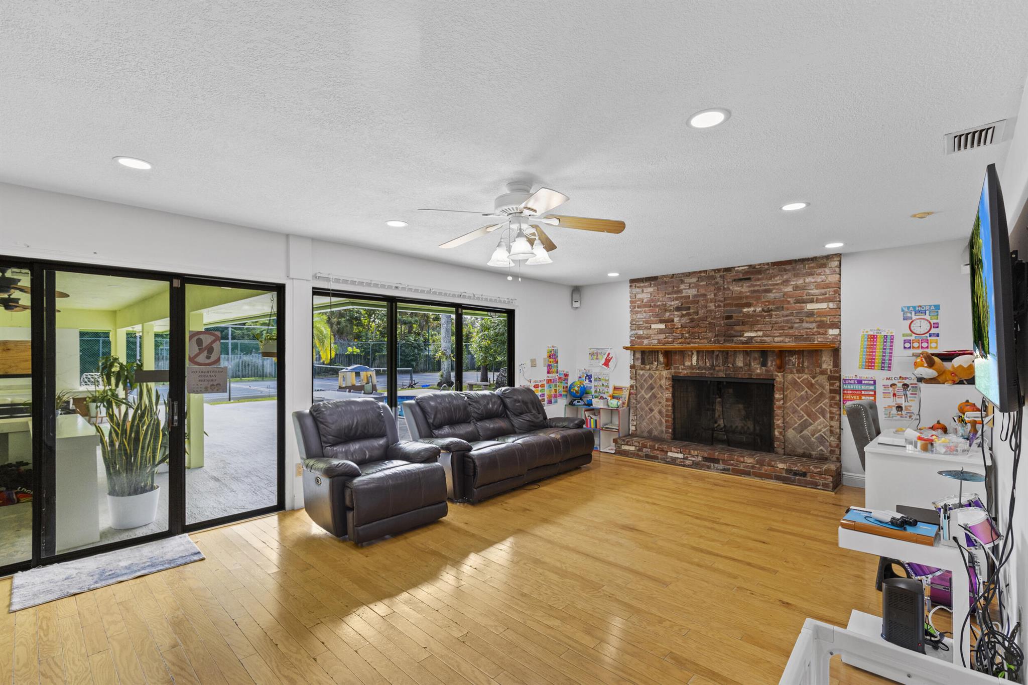 33359 / 2000 - Residential