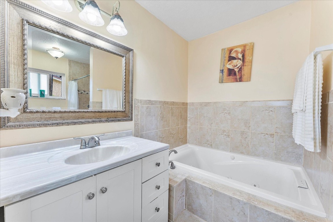 Forest Hills 72-47 B - Residential