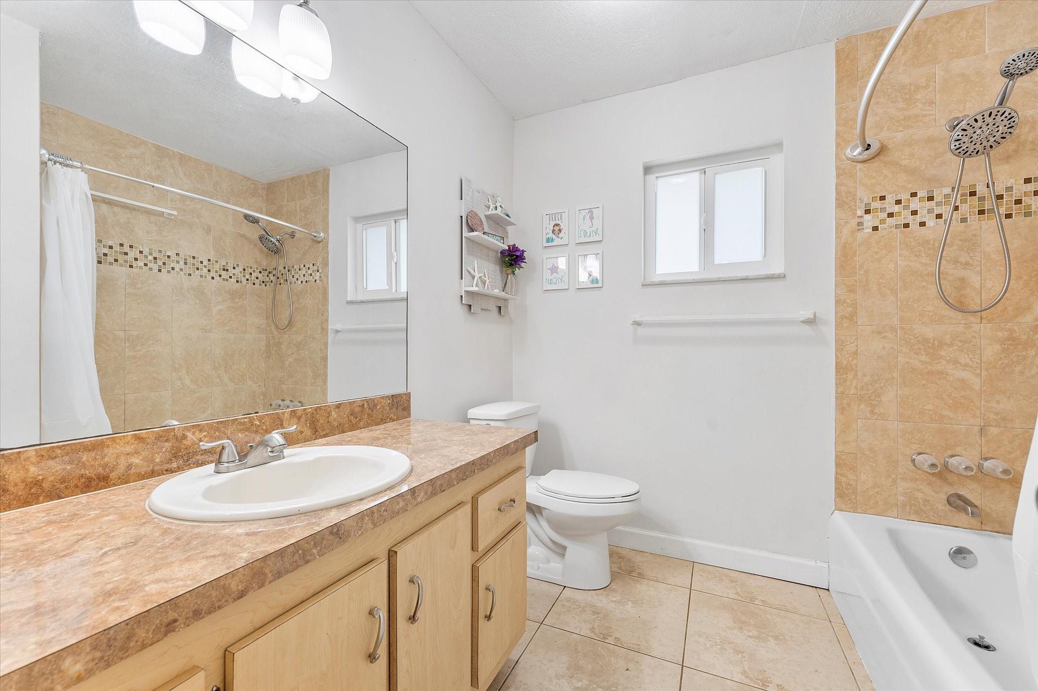 Forest Hills 72-47 B - Residential