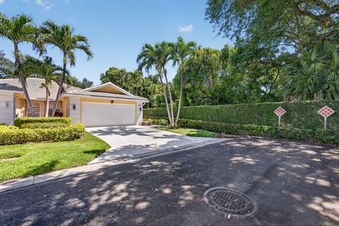 Photo of 4047 Grove Point Road, Palm Beach Gardens, FL 33410 (MLS # B26007762)