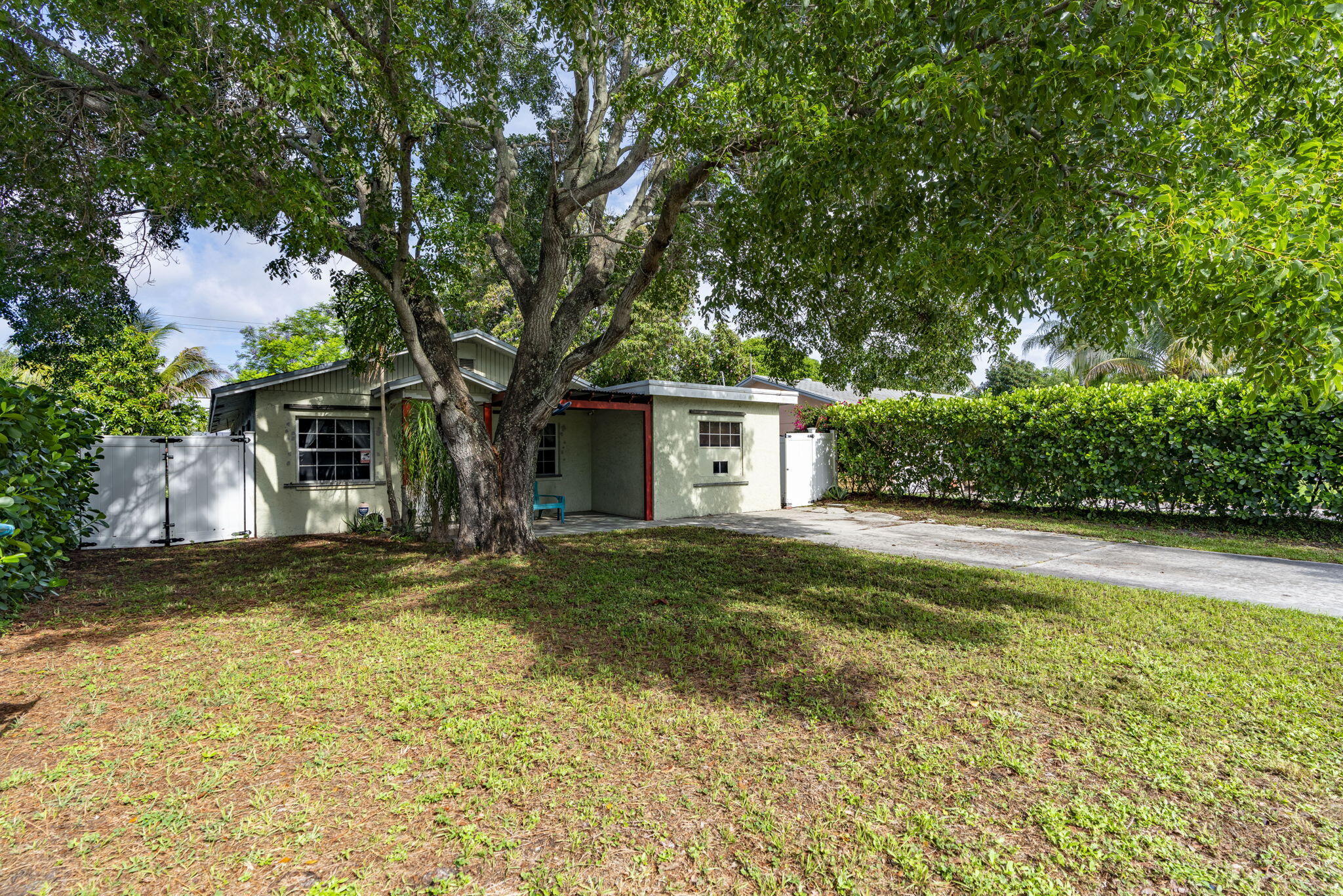 505 NW 7th Court