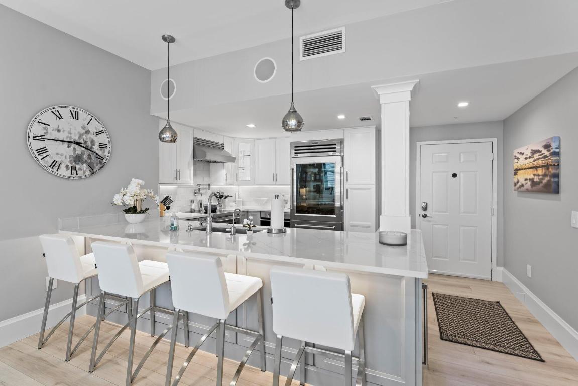 255 Evernia Street 1502