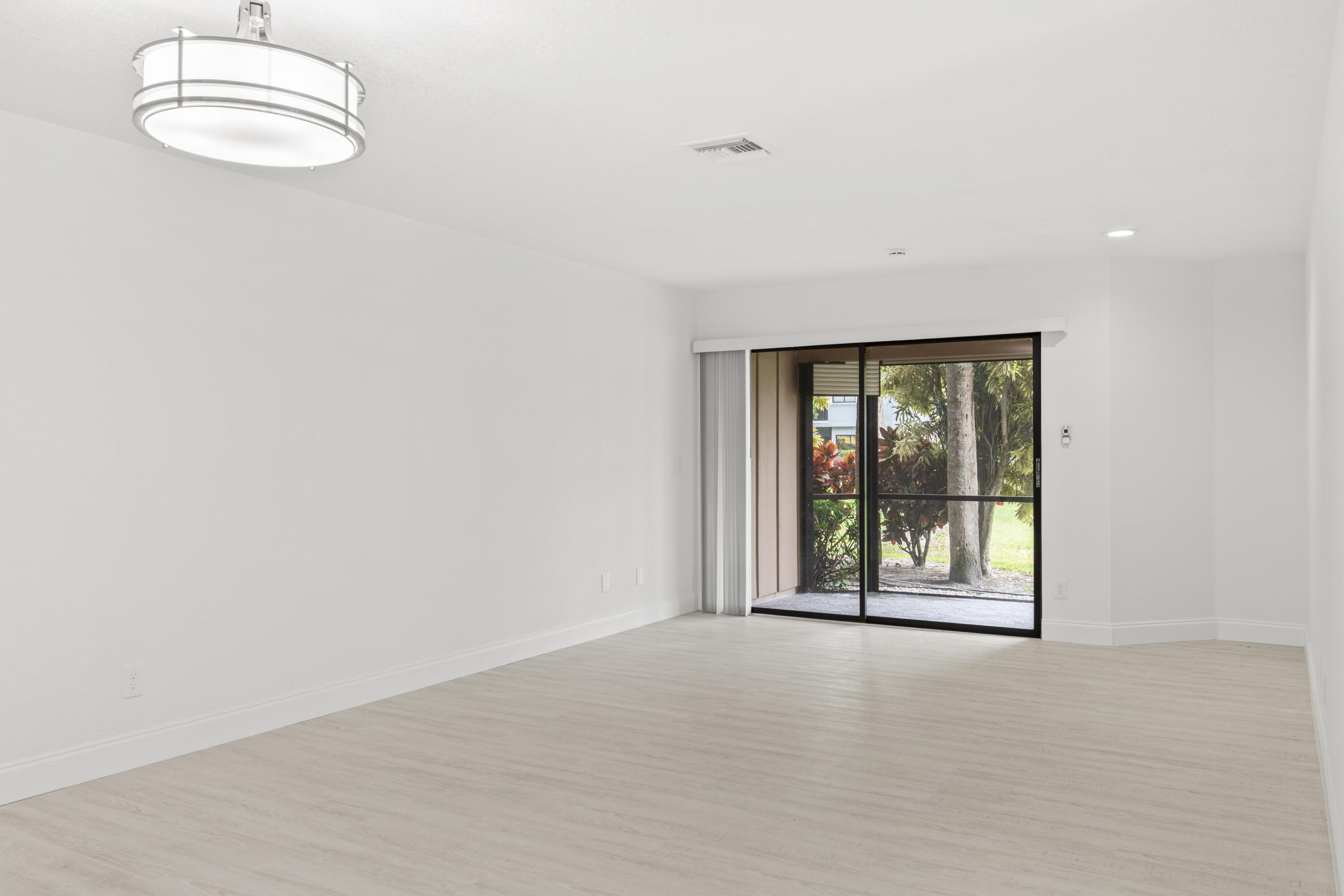 CROSSWINDS AT RIVER BRIDGE CONDO - Residential