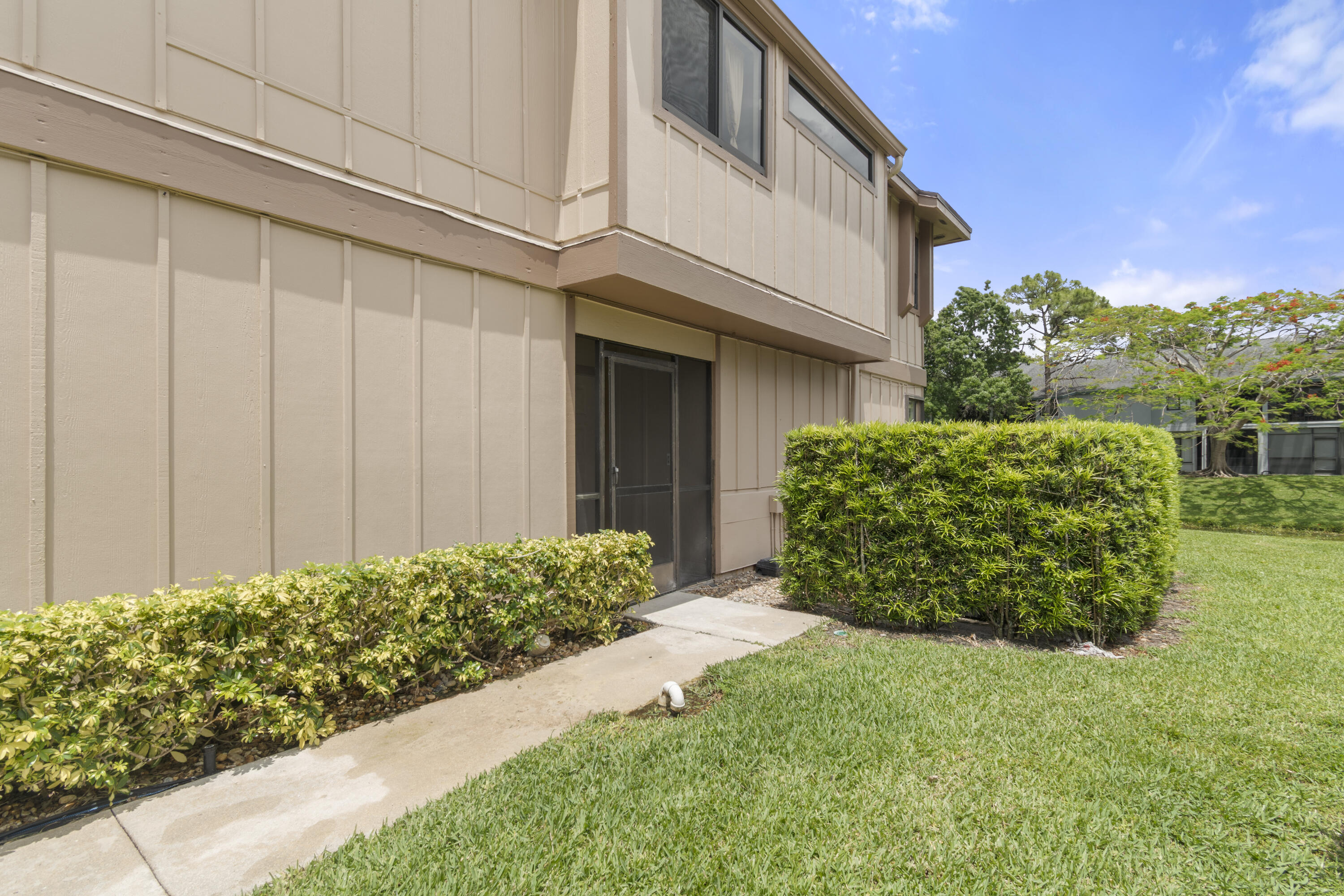 CROSSWINDS AT RIVER BRIDGE CONDO - Residential