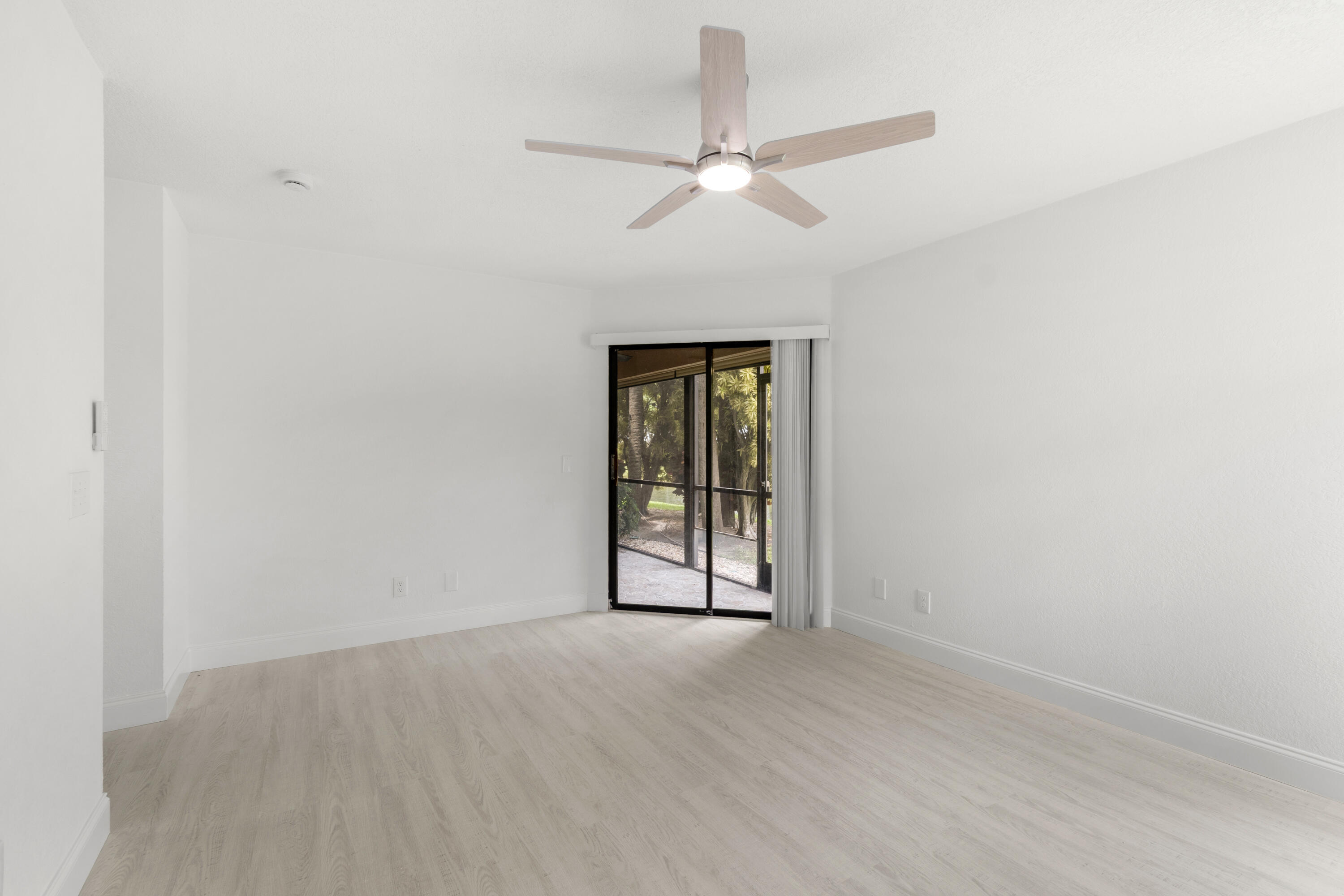 CROSSWINDS AT RIVER BRIDGE CONDO - Residential