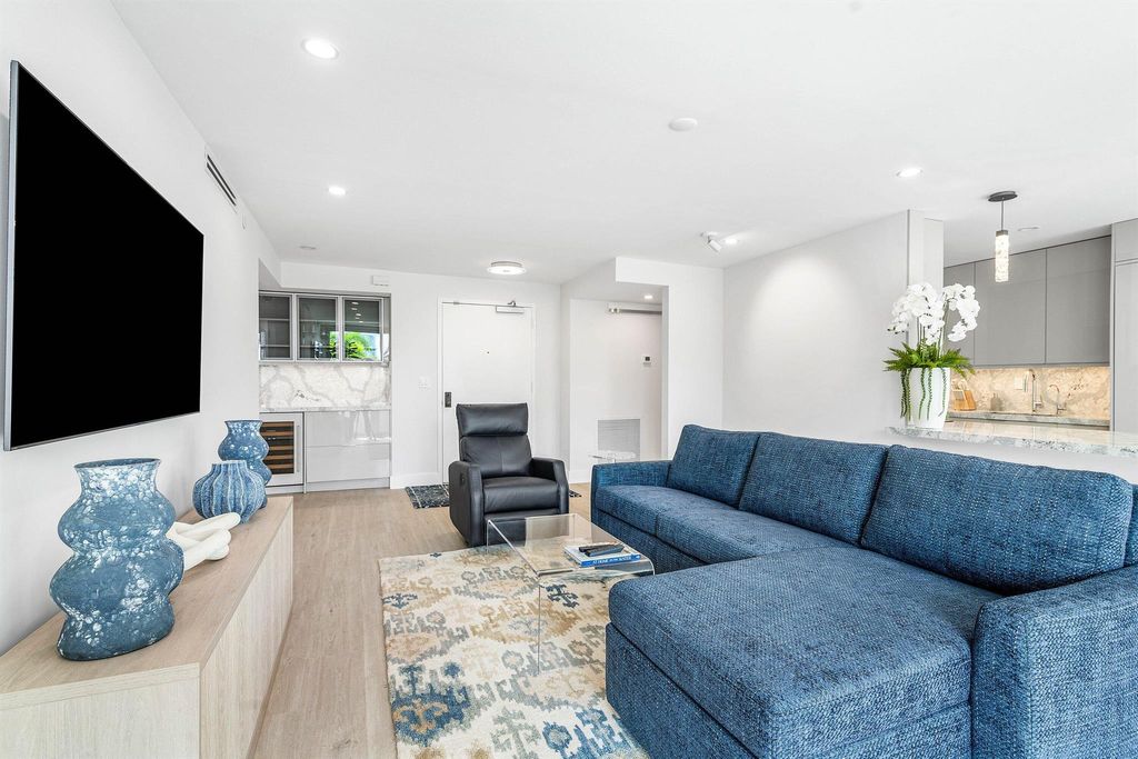 Photo of 120 SE 5th Avenue #319, Boca Raton, FL 33432 (MLS # R11124491)