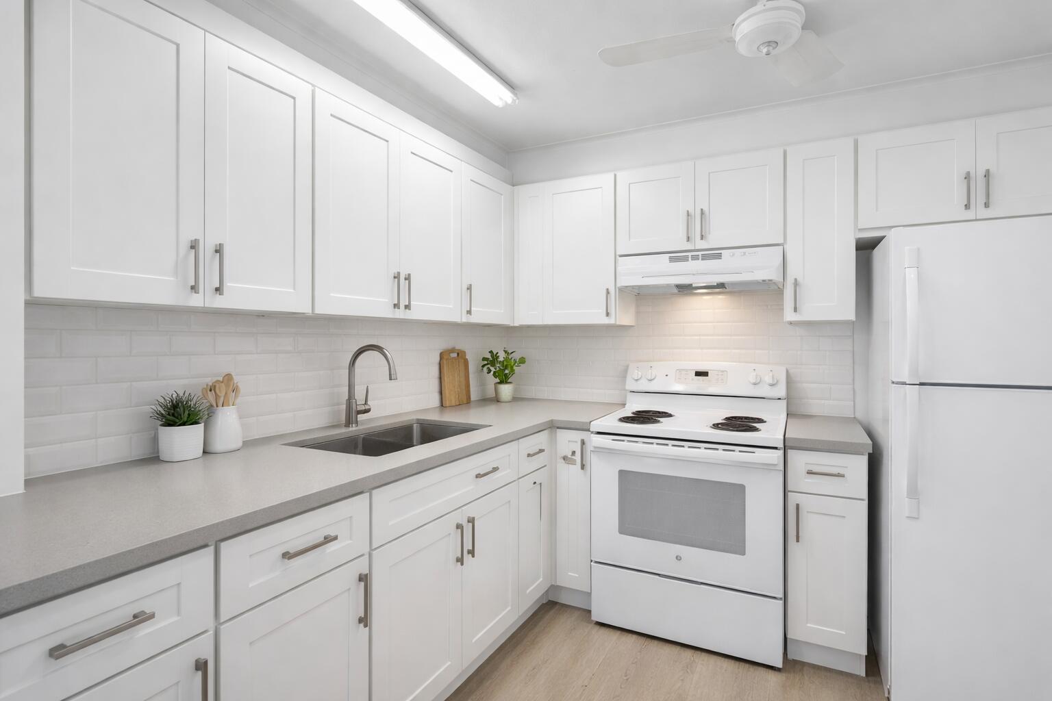 LAUDERDALE OAKS CONDO - Residential