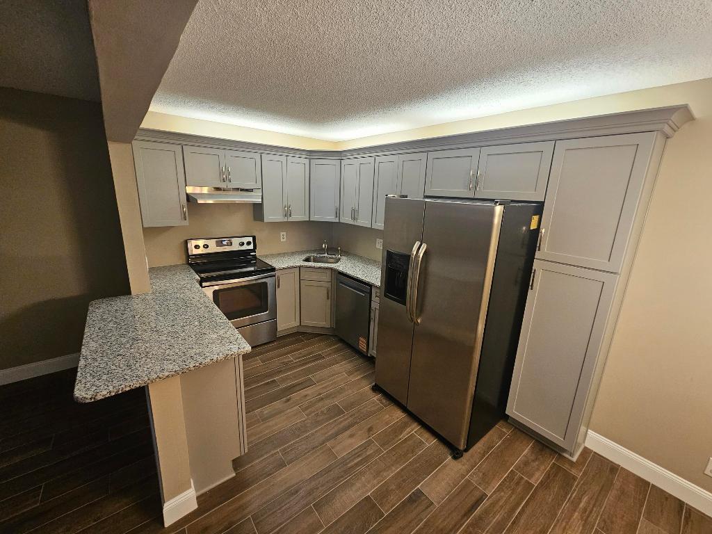 PINE RIDGE NORTH VILLAGE III CONDO - Residential Lease