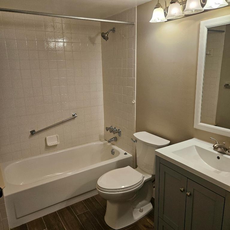 PINE RIDGE NORTH VILLAGE III CONDO - Residential Lease