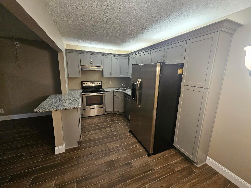 PINE RIDGE NORTH VILLAGE III CONDO - Residential Lease