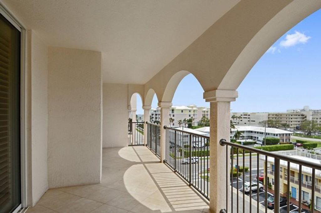 Photo of 191 SE 20th Avenue #615, Deerfield Beach, FL 33441 (MLS # B26003003)