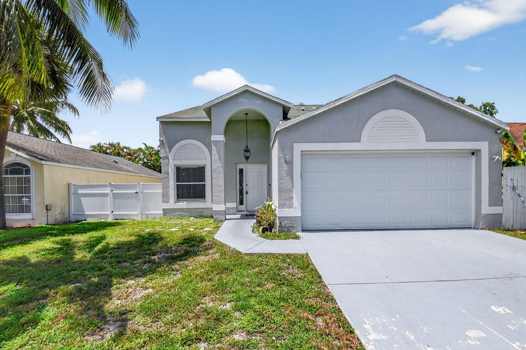 Photo of 3 Ripley Way, Boynton Beach, FL 33426 (MLS # R11098723)