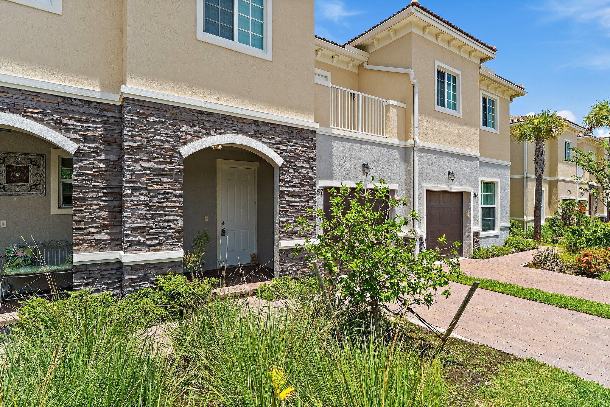 Immaculate large 3 bedroom condo in great small development. Freshly painted and in excellent condition. Ready for immediate move in. Pool across the street. Pets welcome . These units are inky 5 years Ike so all hurricane protected . Great layouts and location is suberb, close to shopping, beaches and restaurants.