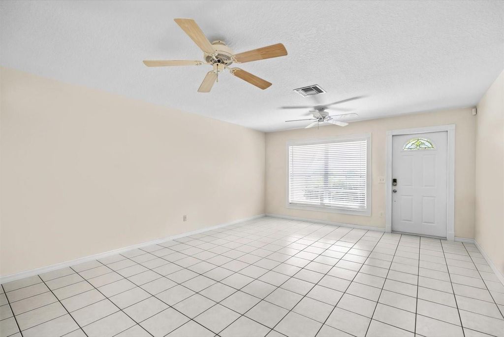 Photo of 1215 37th Avenue, Vero Beach, FL 32960 (MLS # F10549470)