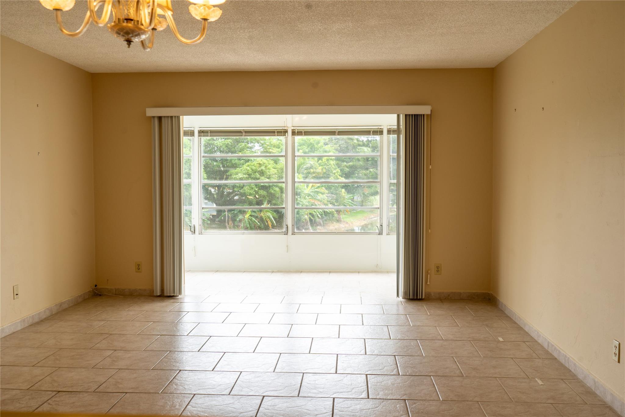 4270 NW 40th St 206