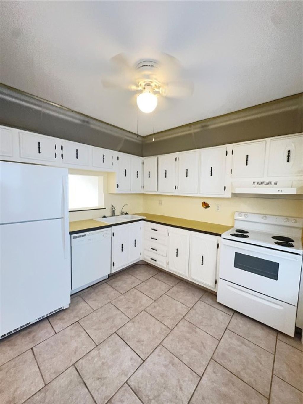 Photo of 4270 NW 40th Street #206, Lauderdale Lakes, FL 33319 (MLS # F10512937)