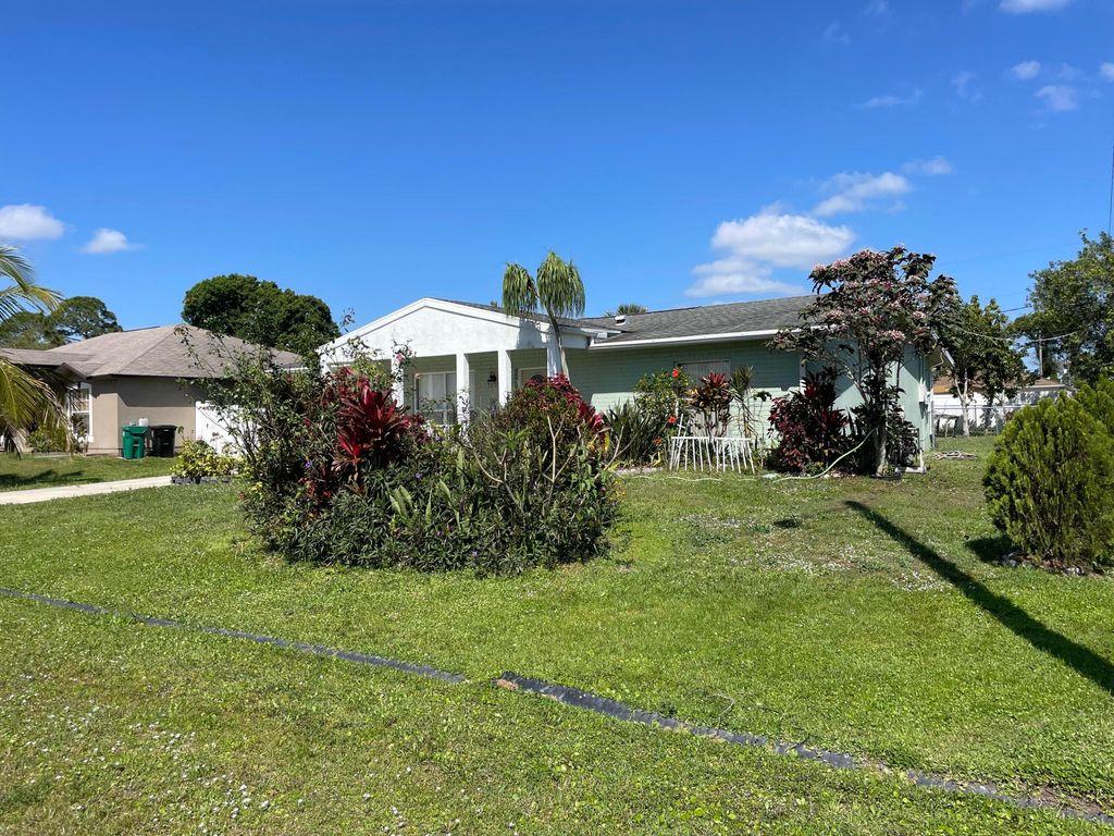 Photo of 337 SE Husted Terrace, Port Saint Lucie, FL 34983 (MLS # R10974241)