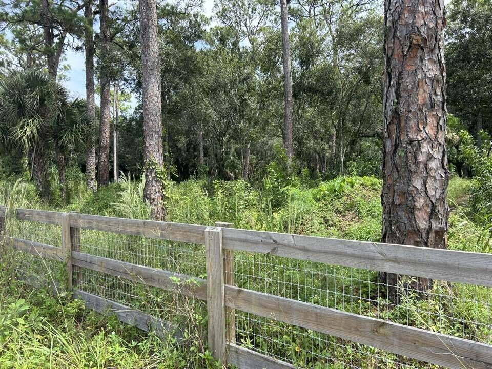 LOXAHATCHEE GROVES - Land