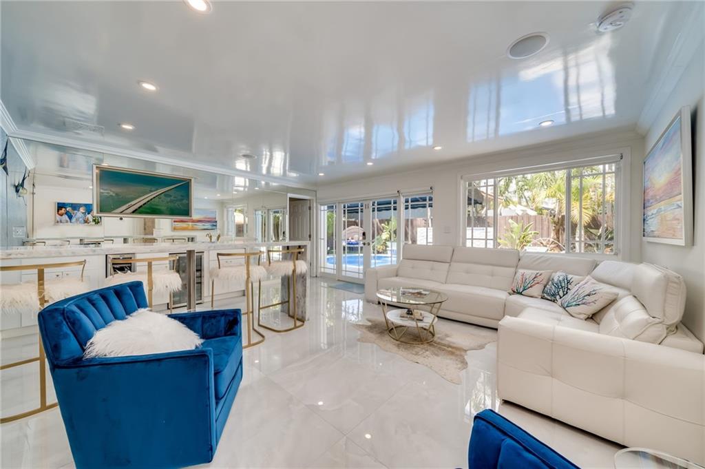 Las Olas Park Corr 6-12 B - Residential