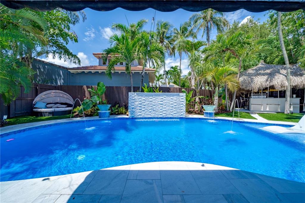 Las Olas Park Corr 6-12 B - Residential