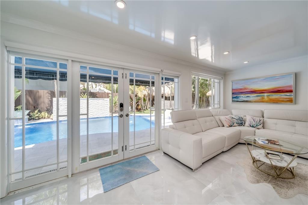 Las Olas Park Corr 6-12 B - Residential