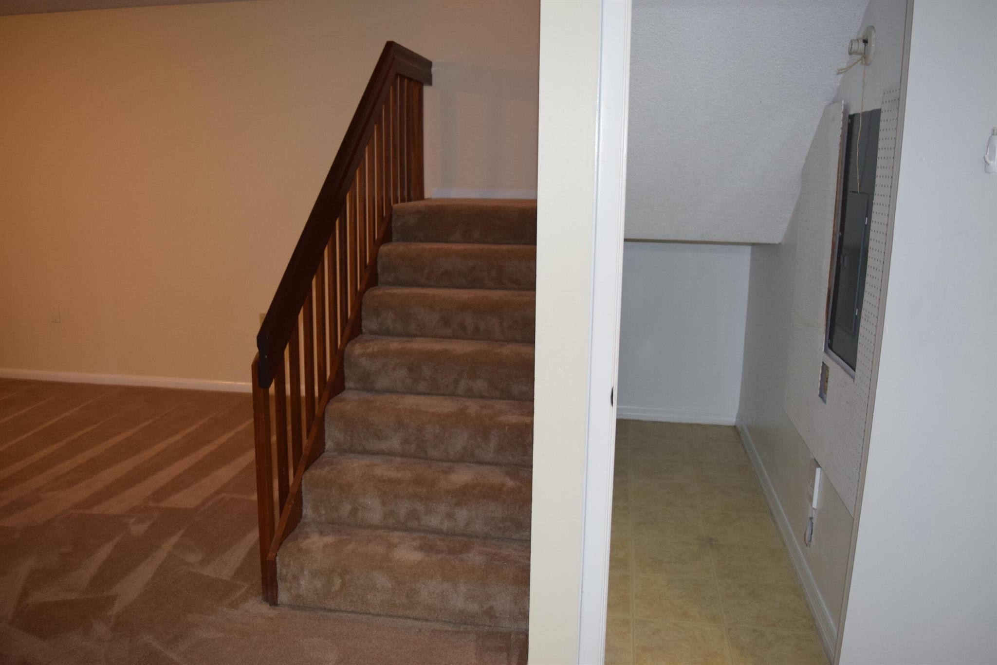 EMERALD LAKES - Residential Lease