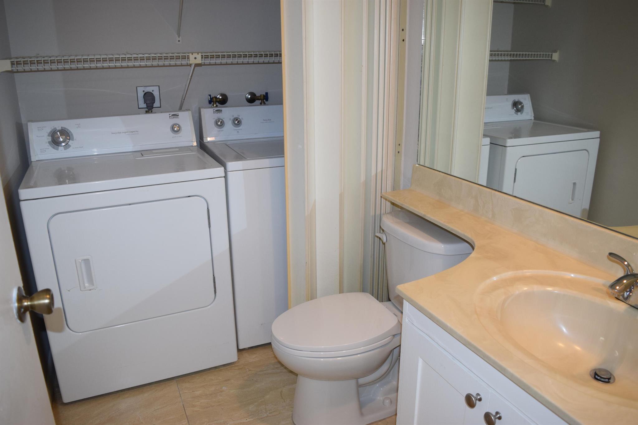 EMERALD LAKES - Residential Lease