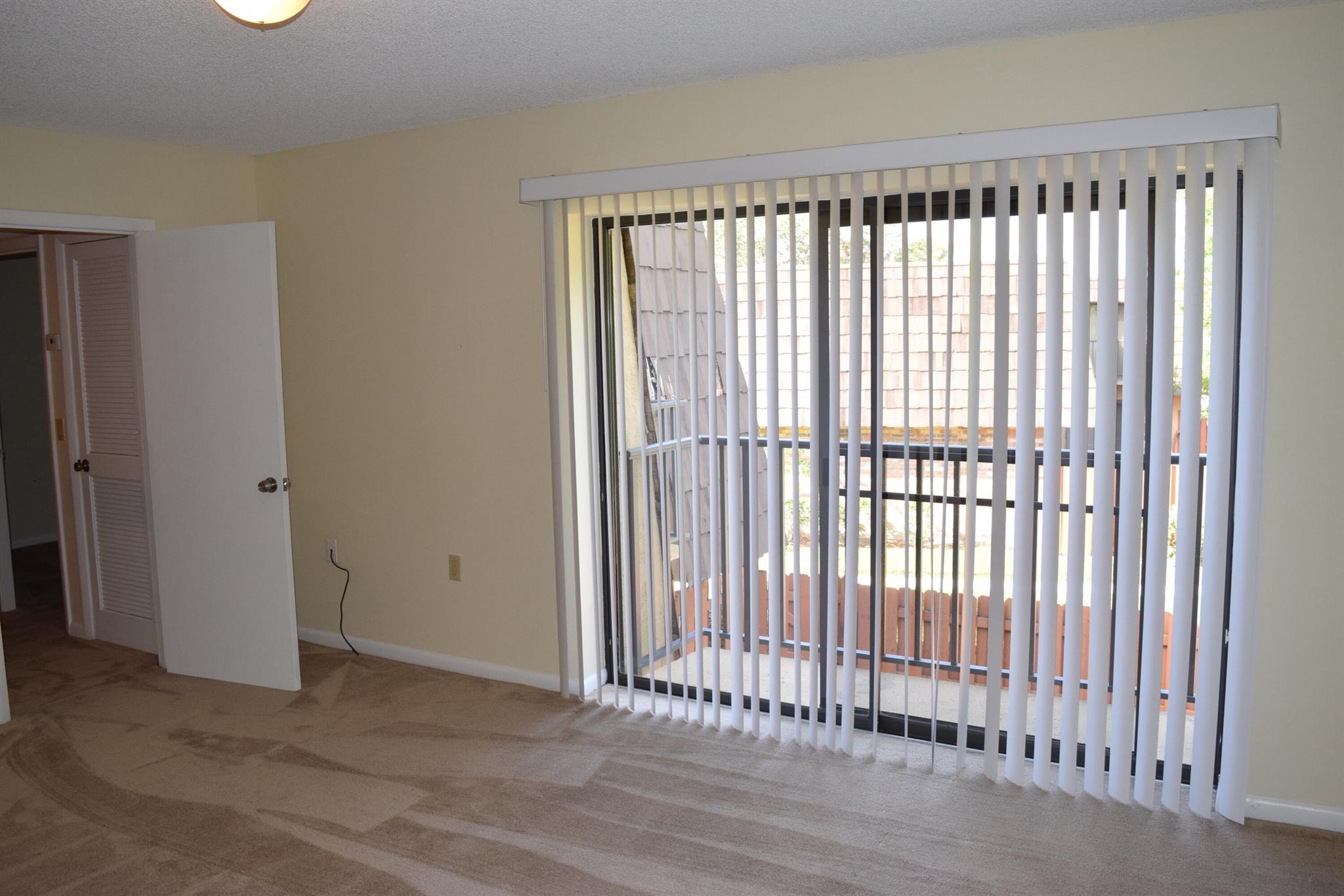 EMERALD LAKES - Residential Lease