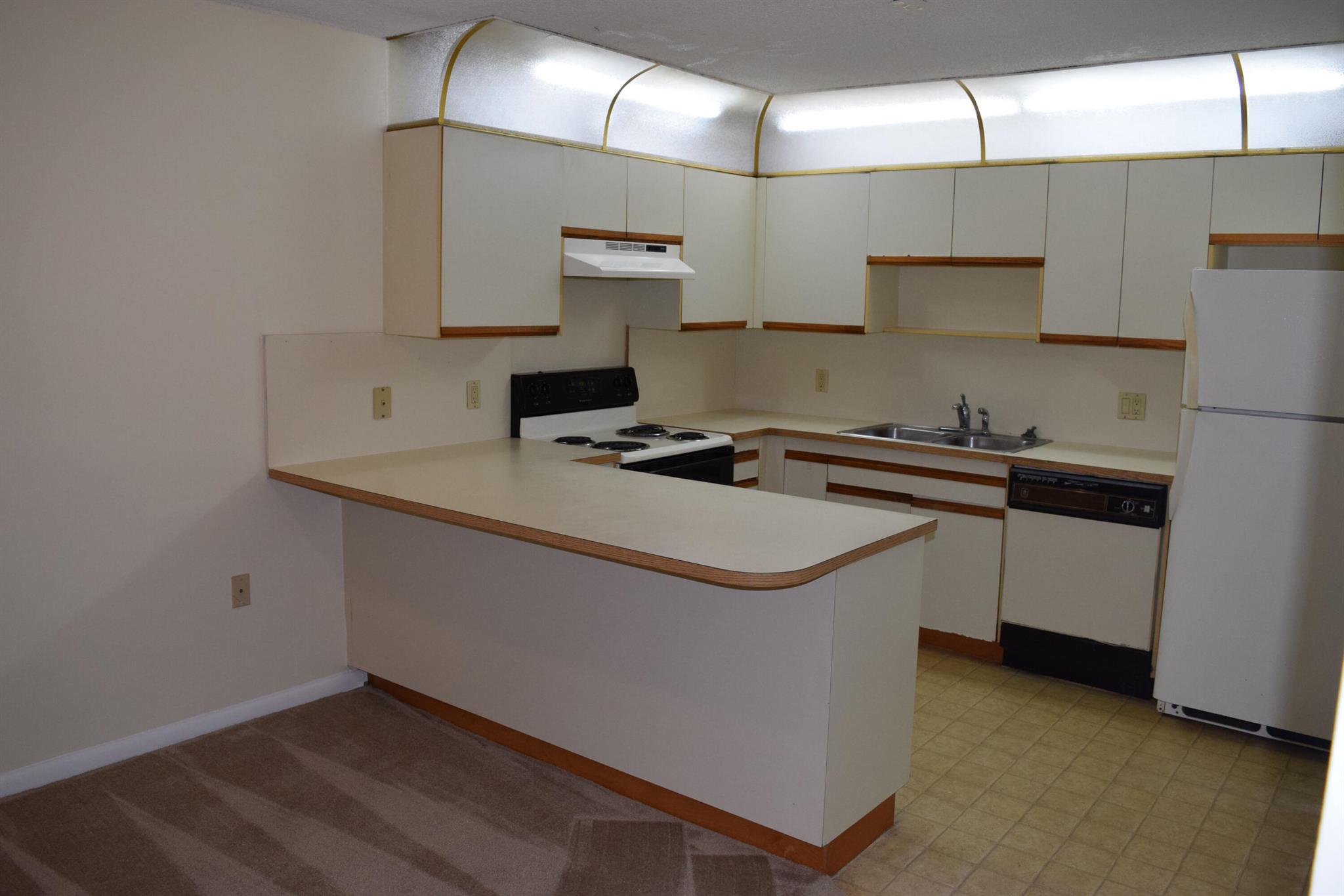 EMERALD LAKES - Residential Lease