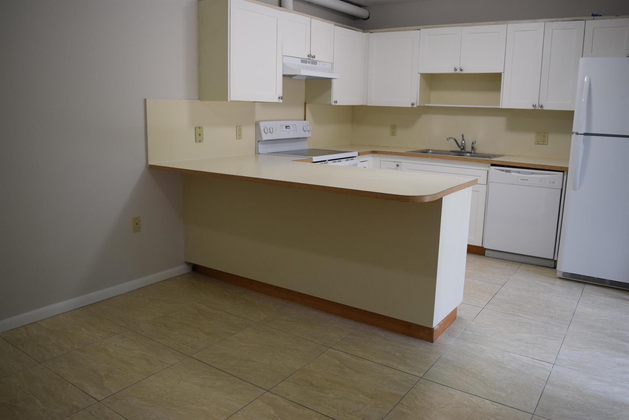 EMERALD LAKES - Residential Lease