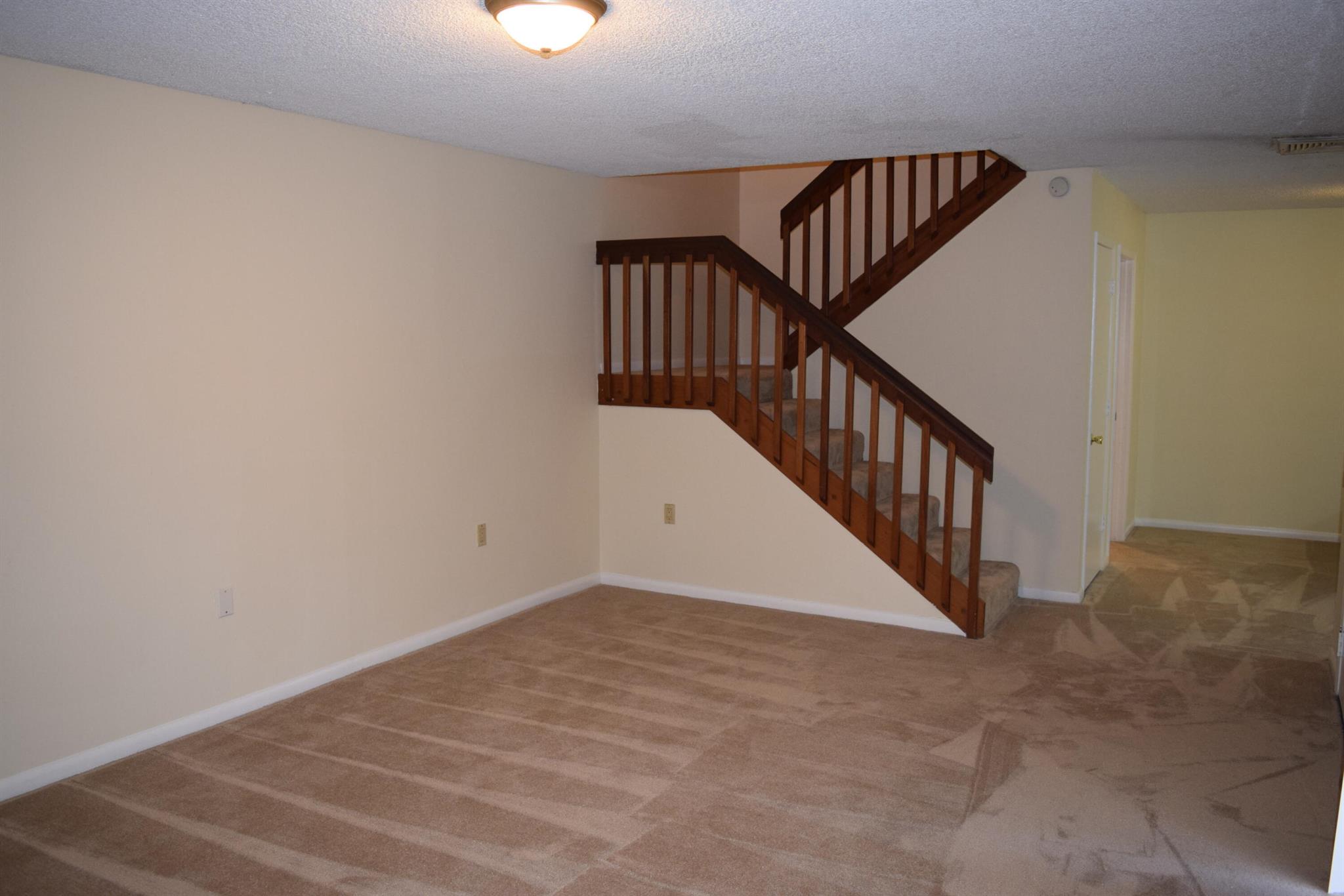 EMERALD LAKES - Residential Lease