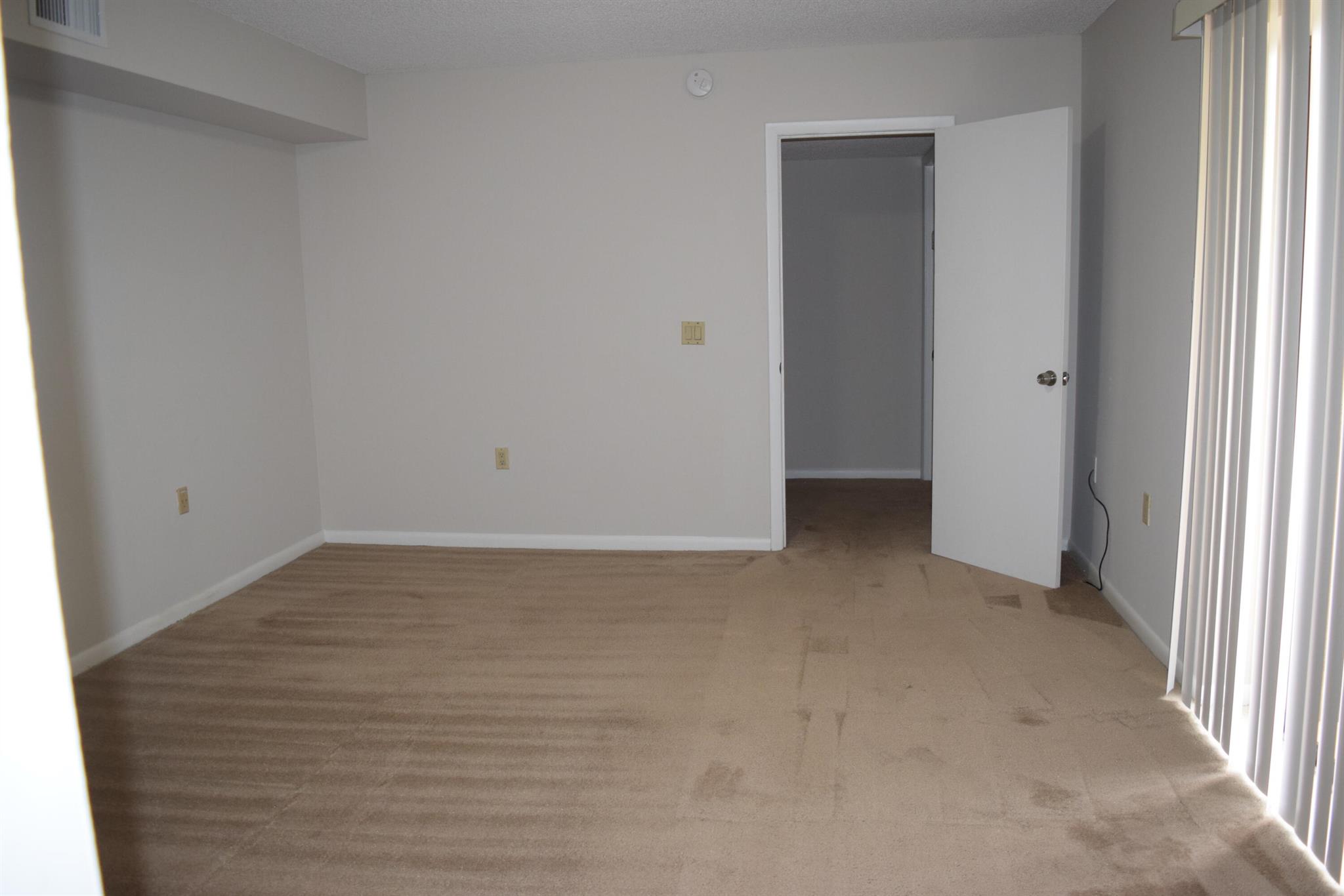 EMERALD LAKES - Residential Lease