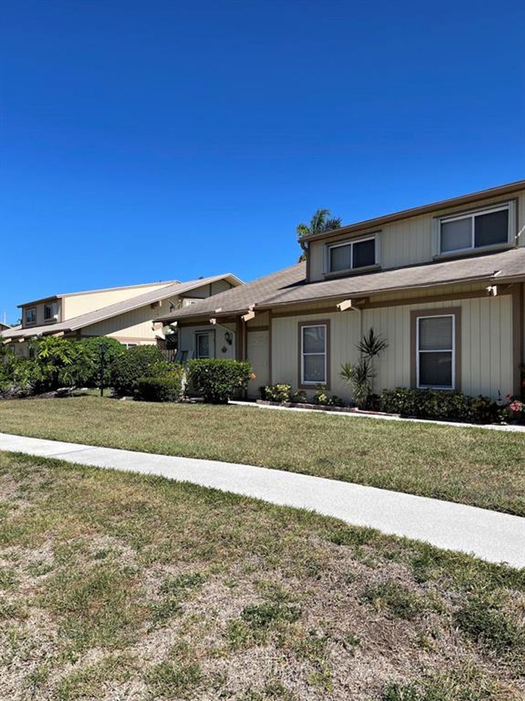 Photo of 314 Maplecrest Circle, Jupiter, FL 33458 (MLS # R10722865)