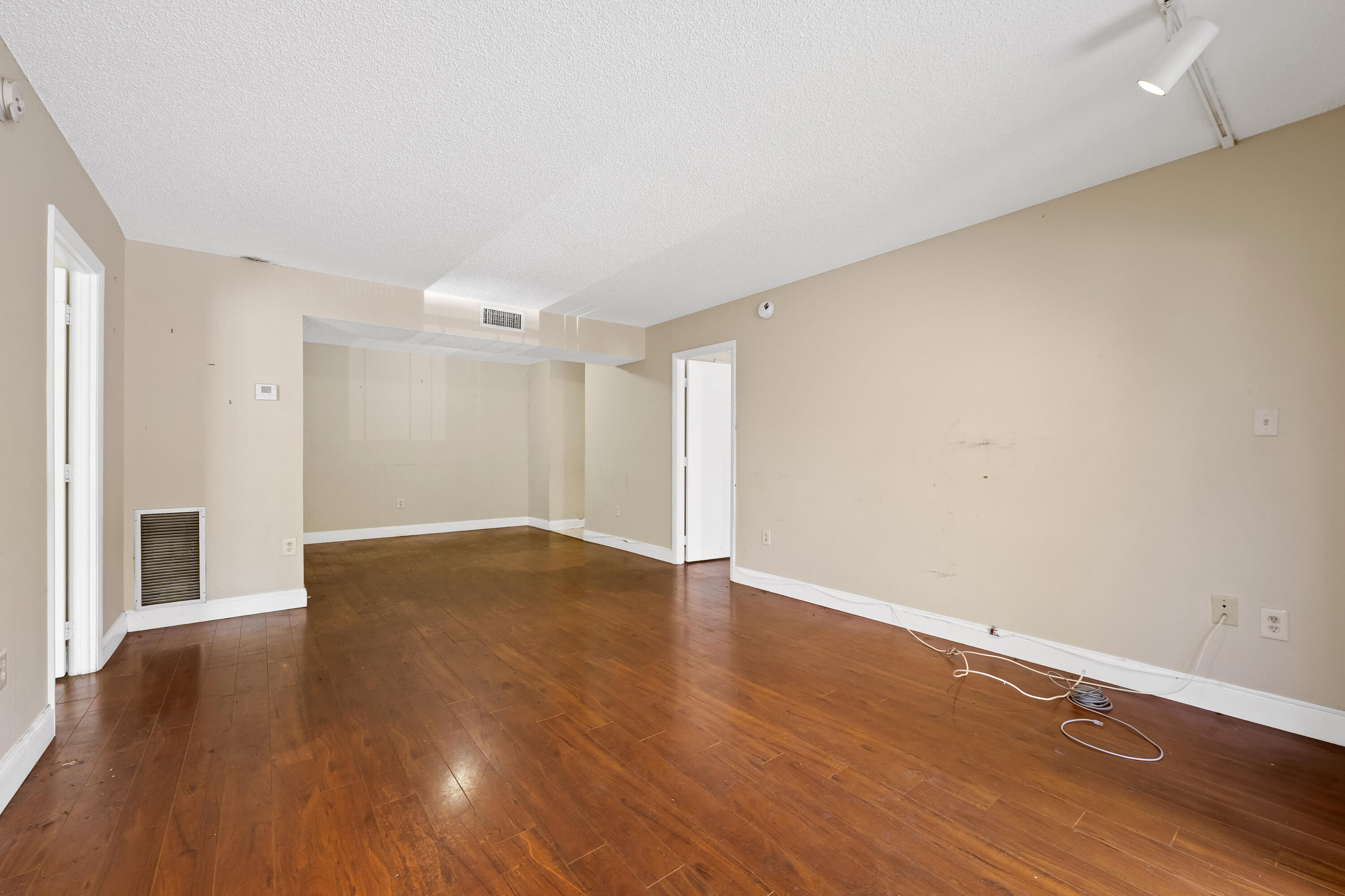 MANORS OF INVERRARY I-3 - Residential