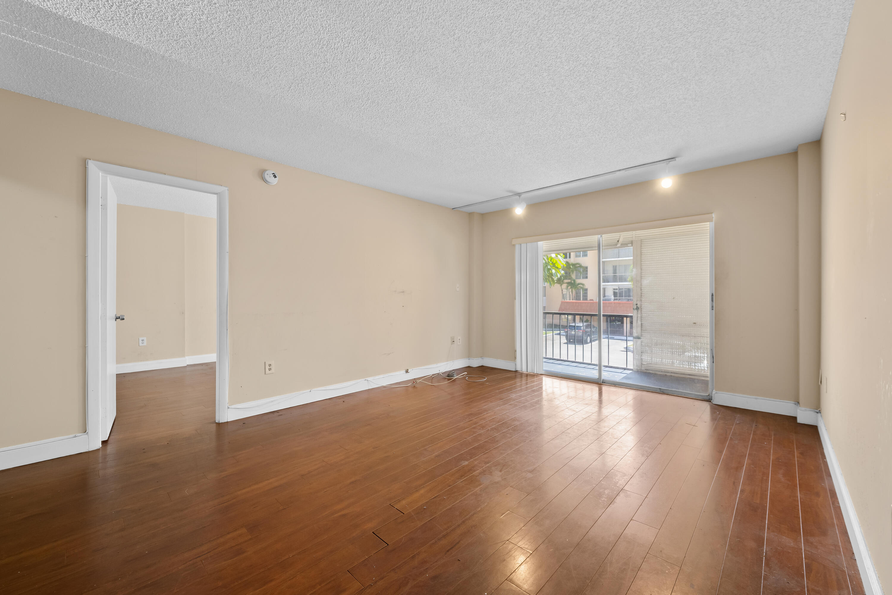 MANORS OF INVERRARY I-3 - Residential