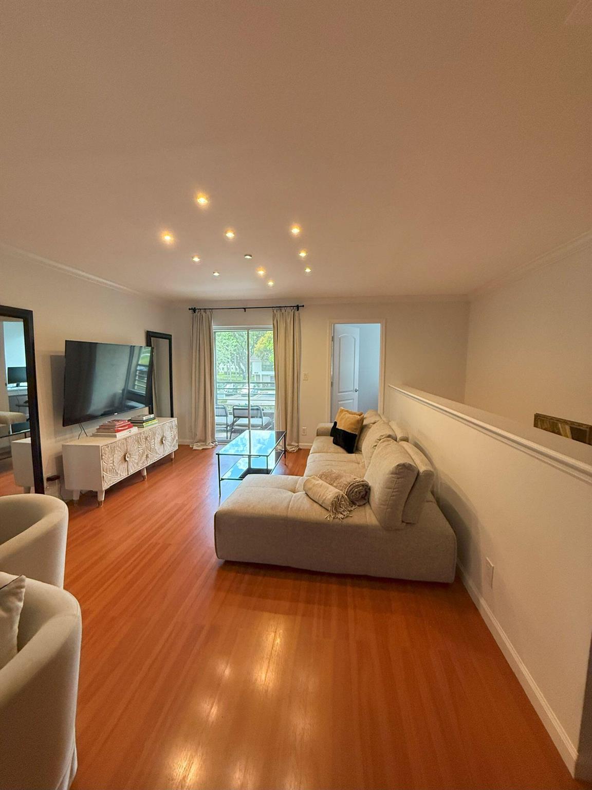107 Gardens Drive 206