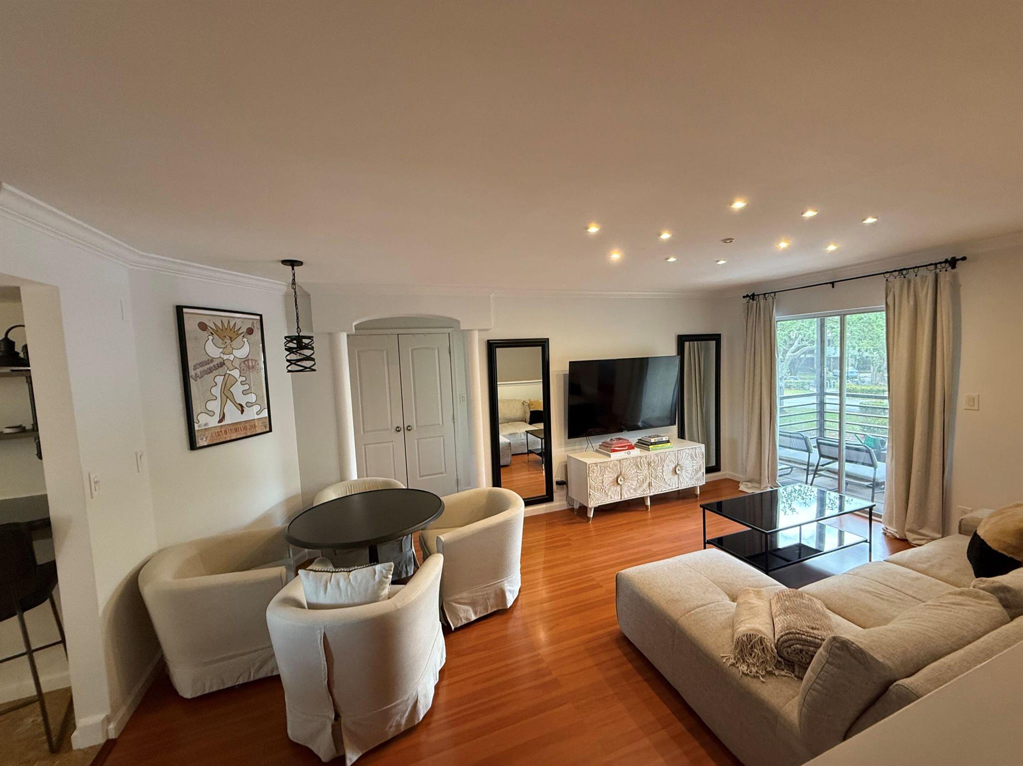 107 Gardens Drive 206