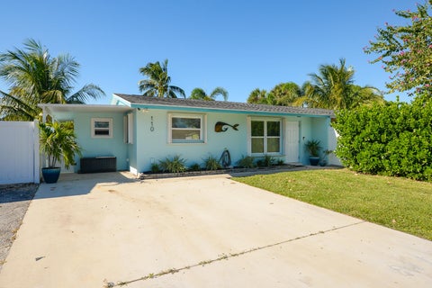 Photo of 110 SW Hideaway Place, Stuart, FL 34994 (MLS # B26047239)