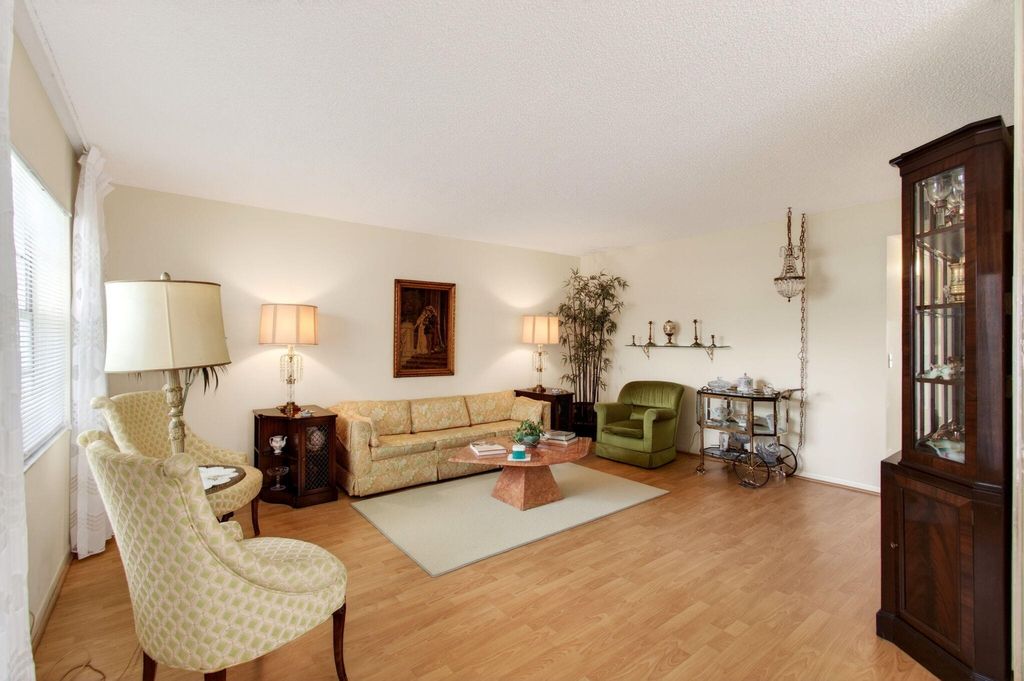 Photo of 349 Capri Dr #H, Delray Beach, FL 33484 (MLS # B26016170)