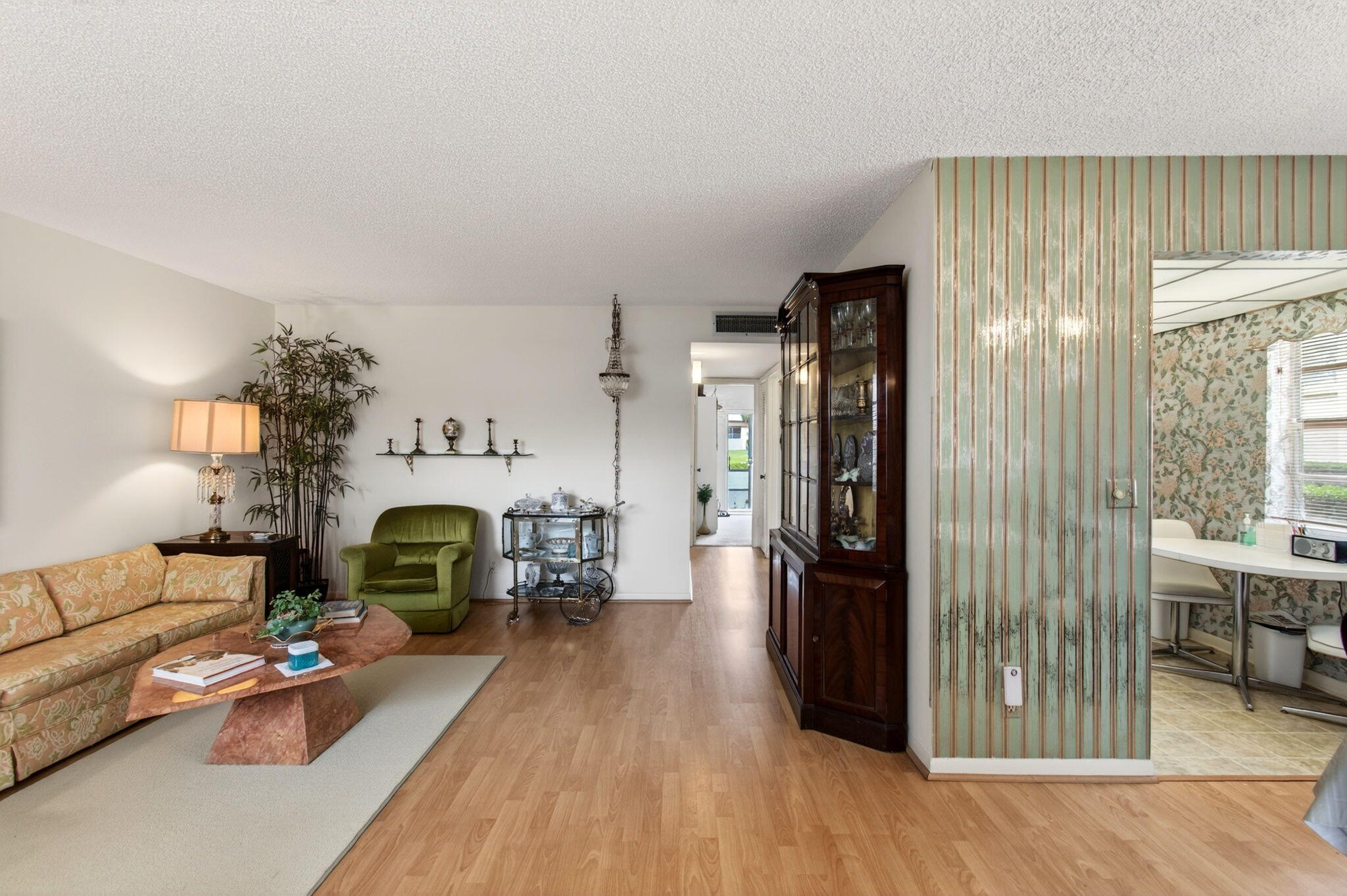 KINGS POINT CAPRI CONDOS - Residential